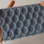 Kendinden Kabartmalı Bal Peteği Şiş Örgü Yelek Modeli