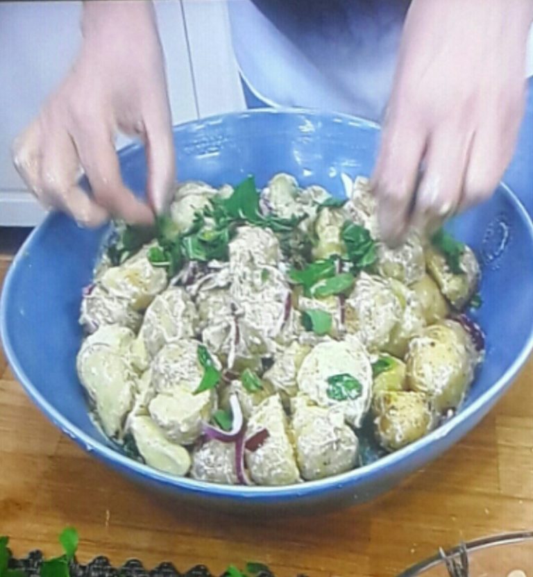 Derya baykal'la gülümse patates salatası tarifi