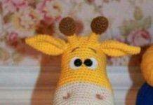 Amigurumi örgü oyuncak mavi tulumlu sarı zürafa modeli tarifi anlatımlı