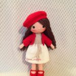 Amigurumi Örgü Oyuncak Modelleri – Amigurumi Örgü Kırmızı Elbiseli Minik Kız Modeli Tarif ( Anlatımlı ) Amigurumi yurt dışı patternli amigurumi minik boy kız bebek modeli tarifi anlatımlı