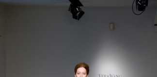 2012 Vera Wang ilkbahar - Yaz Gelinlik Ve Abiye Modelleri - Vera Wang gri kabarık abiye modeli